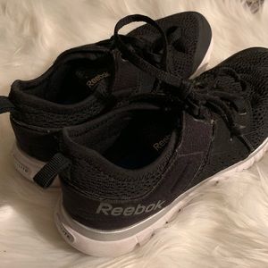 Size 8 women’s Reebok walking shoes